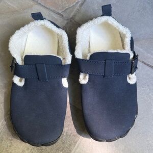 Cozy Navy Plush-Lined Slip-On Slippers with Adjustable Strap
